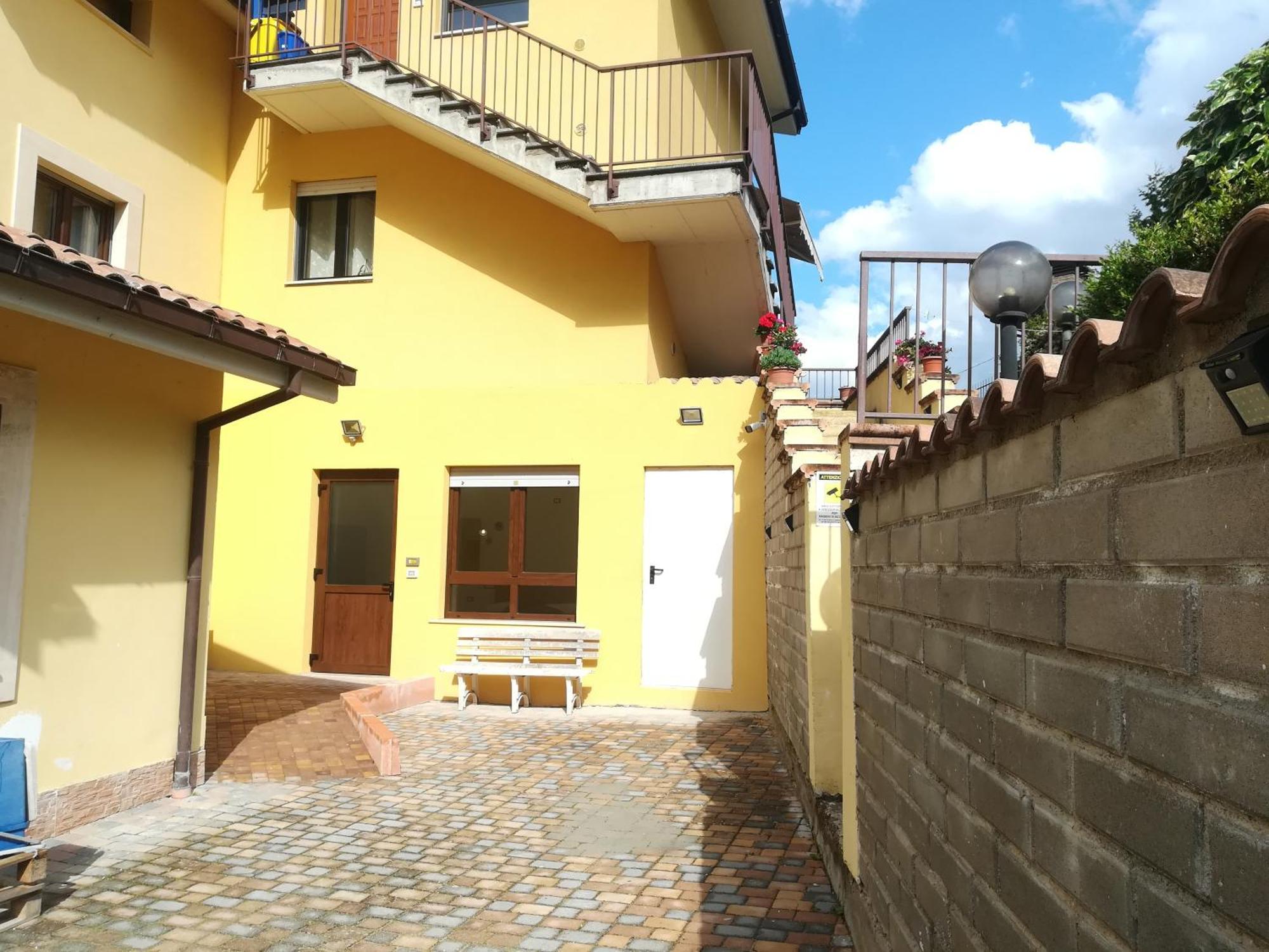 Complesso Turistico Aurora - Camere B&B Poggio Picenze Eksteriør bilde